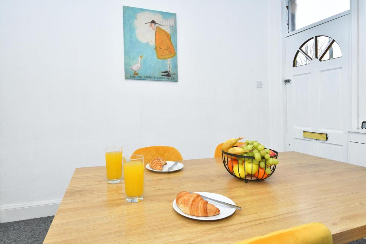 The Yellow Door By Avenew Management Serviced Accommodation Stoke-on-Trent Екстериор снимка