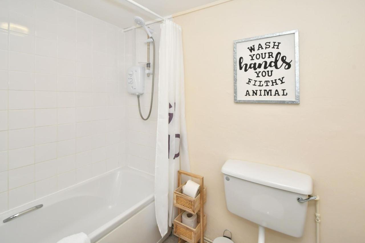 The Yellow Door By Avenew Management Serviced Accommodation Stoke-on-Trent Екстериор снимка