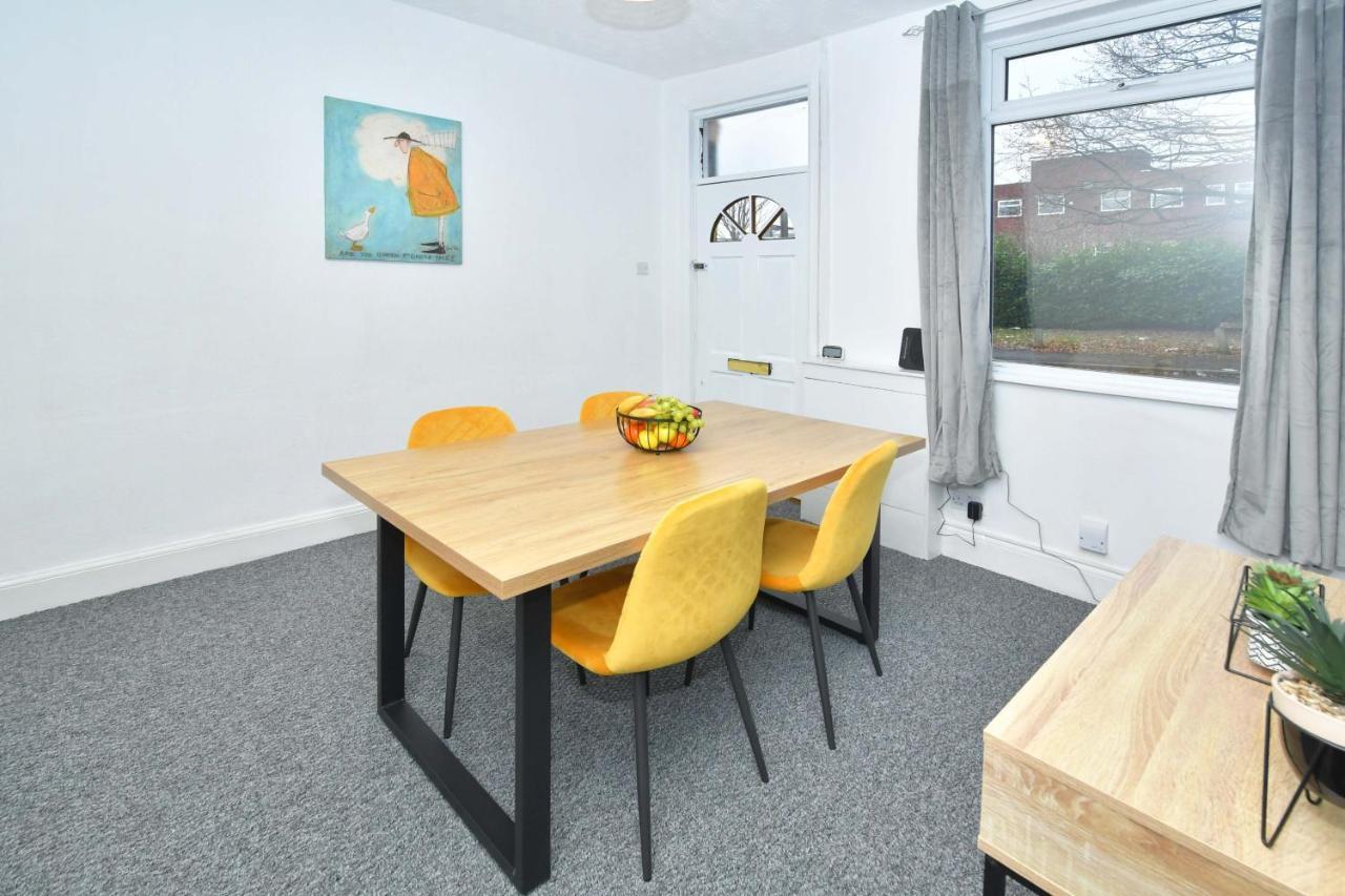 The Yellow Door By Avenew Management Serviced Accommodation Stoke-on-Trent Екстериор снимка