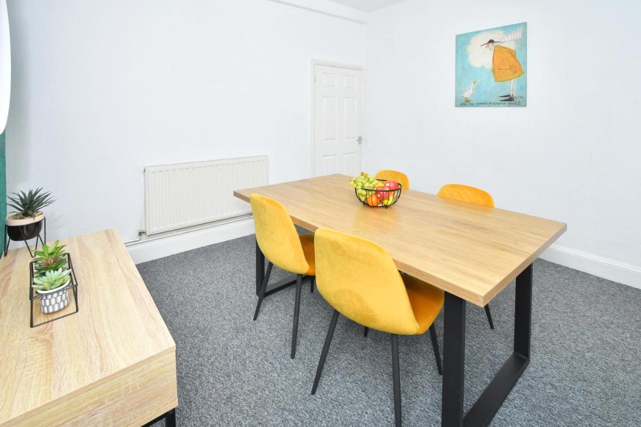 The Yellow Door By Avenew Management Serviced Accommodation Stoke-on-Trent Екстериор снимка